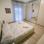 דירה Like At