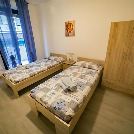 Apartment Like At *