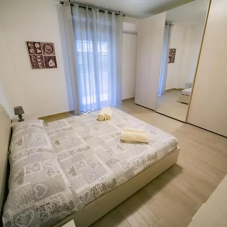 Apartment Like At