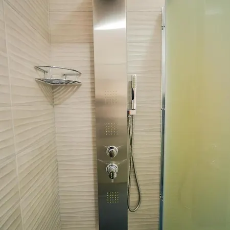 Like At 阿尔盖罗